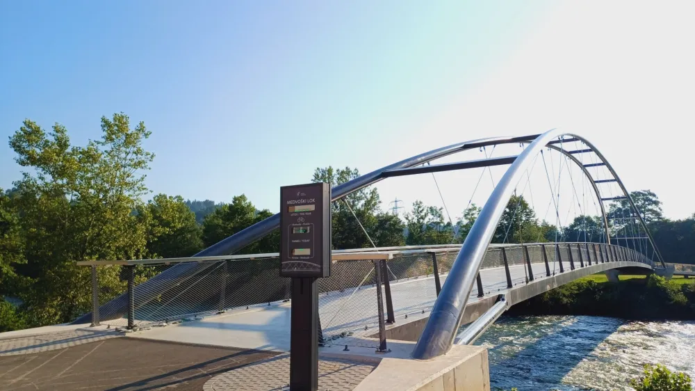 Pri vstopu na brv stoji &scaron;tevec kolesarjev, s katerim bodo spremljali statistiko in trend uporabe.