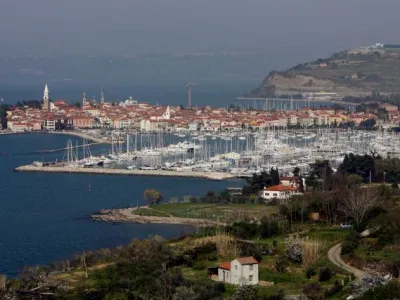 - Marina Izola - panoramski posnetek- Gremo na morje - slovenski pomor&scaron;čaki - primorje -  ///FOTO: Tomaž SkaleOPOMBA: ZA OBJAVO V PRILOGI &ndash; DNEVNIKOV OBJEKTIV - REPORTAŽA