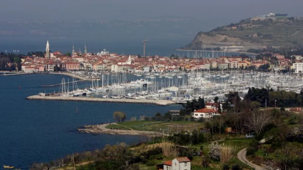 - Marina Izola - panoramski posnetek- Gremo na morje - slovenski pomor&scaron;čaki - primorje -  ///FOTO: Tomaž SkaleOPOMBA: ZA OBJAVO V PRILOGI &ndash; DNEVNIKOV OBJEKTIV - REPORTAŽA