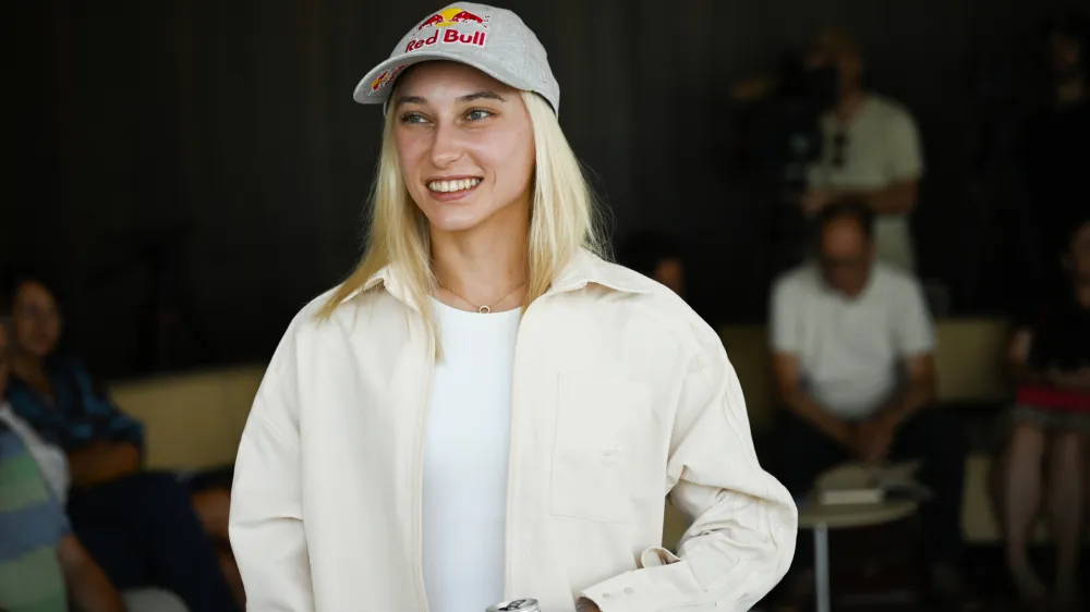 &scaron;portna plezalka Janja Garnbret - 11.07.2023 - novinarska konferenca slovenske &scaron;portne plezalke Janje Garnbret v luči vrnitve po po&scaron;kodbi, doseženih 40 zmag v karieri in prihajajočega SP ter olimpijskih kvalifikacij; //FOTO: Nik Erik Neubauer