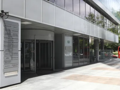 KDD mora biti nevtralni arbiter najpomembnej&scaron;ih tržnih transakcij z vrednostnimi papirji, vztrajajo zaposleni. Foto: Luka Cjuha&nbsp;