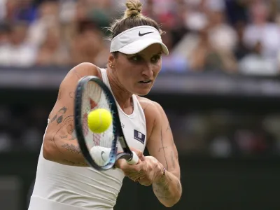 Ljubiteljica tatujev Marketa Vondrou&scaron;ova je najbolj&scaron;a igralka sezone na travi.&nbsp;