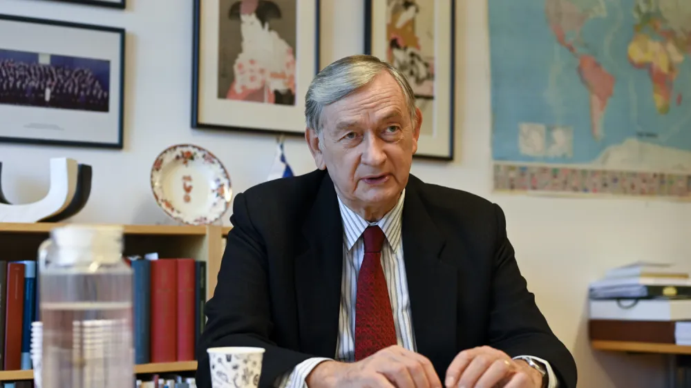 - 07.10.2022 &ndash; prof. dr. Danilo T&uuml;rk, pravnik, diplomat in politik - zaslužni profesor na Pravni fakulteti Univerze v Ljubljani, nekdanji predsednik Slovenije (2007 &ndash; 2012), predsednik mednarodne nevladne organizacije Madridski klub do leta 2022, član Svetovalnega odbora ZN na visoki ravni o učinkovitem multilateralizmu,//FOTO: Nik Erik NeubauerOPOMBA: NEDELJSKI DNEVNIK - INTERVJU 2022