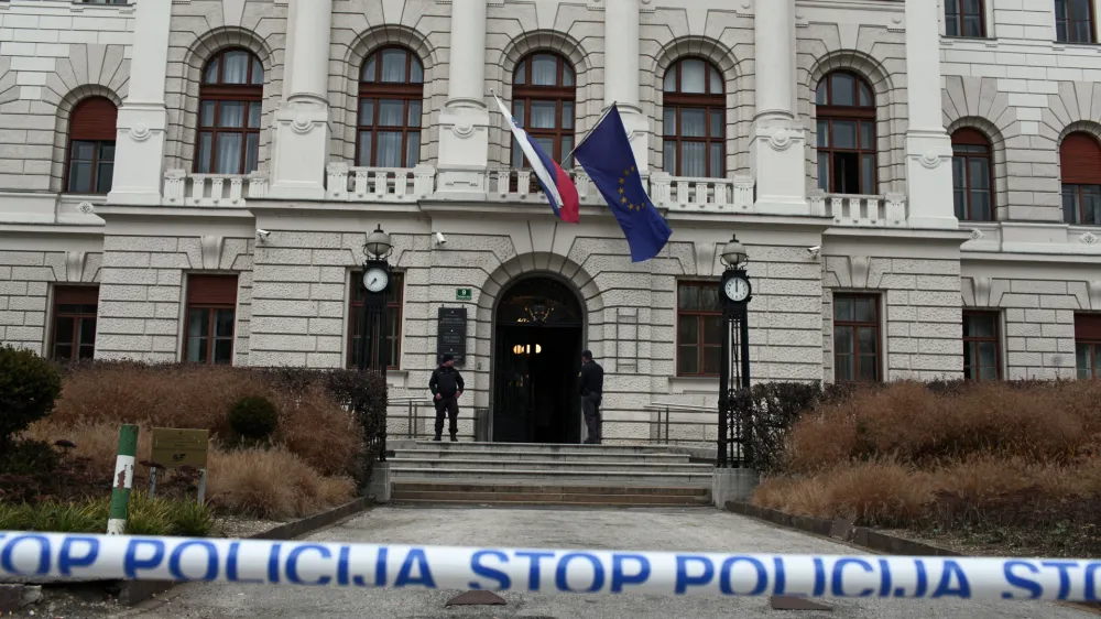 Strokovna skupina pravnih strokovnjakov se je poenotila in pripravila predlog ustavnih sprememb, ki pa mu (delno) nasprotujejo v sodnem svetu.
&nbsp;