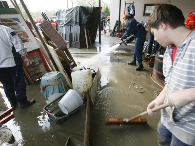 - Poplave 2012 - prizadeta območja v občini Maribor - sanacija posledic po vodni ujmi -Malečnik /FOTO: Tomaž Skale