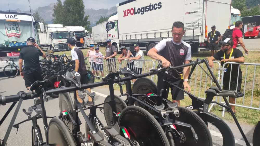 kolesarstvo, Bo&scaron;tjan Kavčnik, mehanik, UAE Emirates