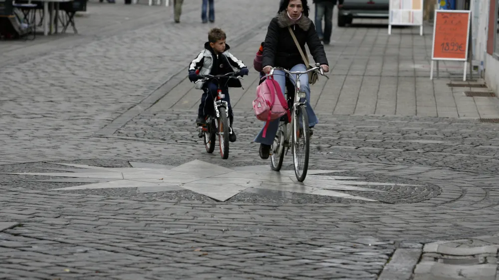 - CELJE - tretje največje slovensko mesto s 45.826 prebivalcev -//FOTO: Bojan VelikonjaOPOMBA: ZA OBJAVO V PRILOGI &ndash; DNEVNIKOV OBJEKTIV - REPORTAŽA