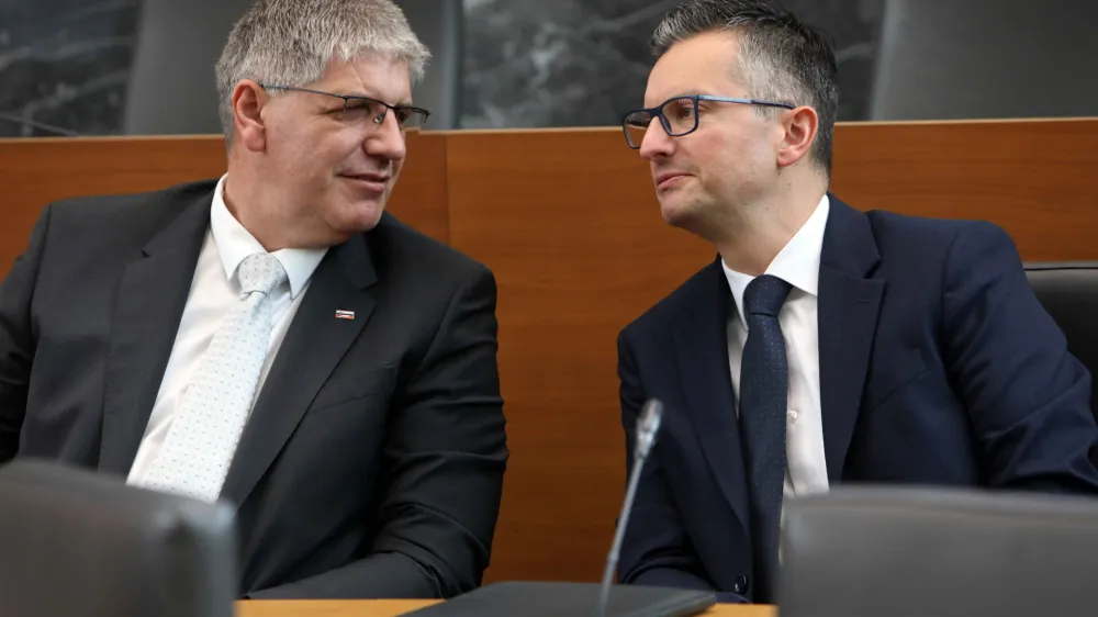 minister za notranje zadeve Bo&scaron;tjan Poklukar,minister za obrambo Marjan &Scaron;arec<br><br><br>- 26.06.2023 - Državni zbor - 11. redna seja DZ - poslanska vpra&scaron;anja predsedniku vlade Robertu Golobu in ministrski ekipi - zadnja redna sej pred parlamentarnimi počitnicami - <br><br>//FOTO: Tomaž Skale<br>