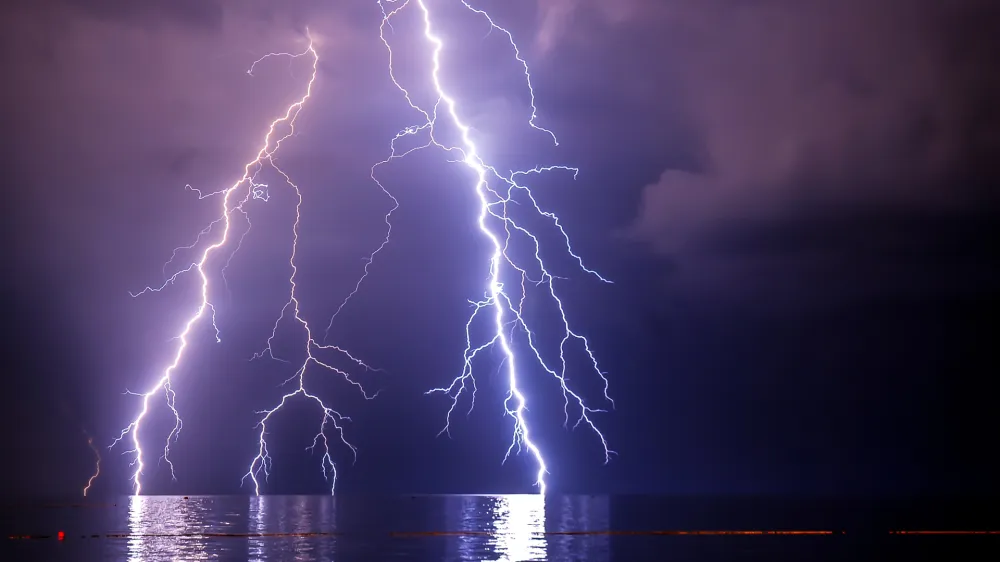 strele, udar strele, noč