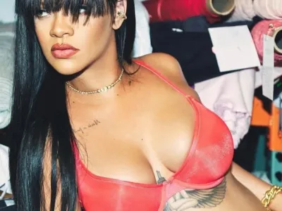 Rihanna je s svojim najnovej&scaron;im videzom za bodoče mamice znova promovirala modo za nosečnice.