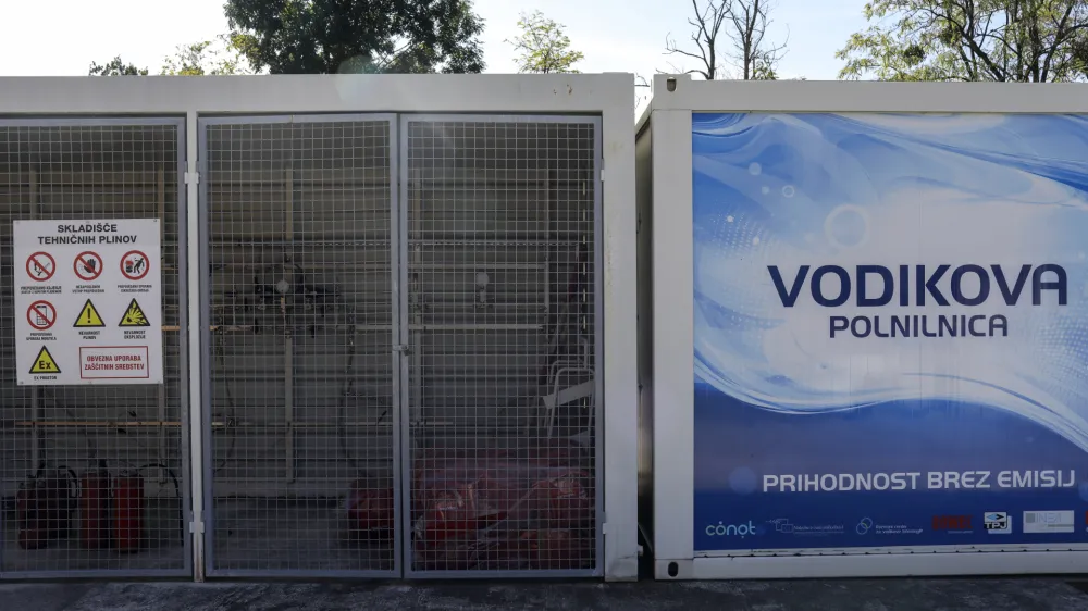 - 08.10.2019 &ndash; Bencinski servis Petrol Lesce &ndash; vodikova polnilnica &ndash; črpalka - vodik  //FOTO: Jaka Gasar