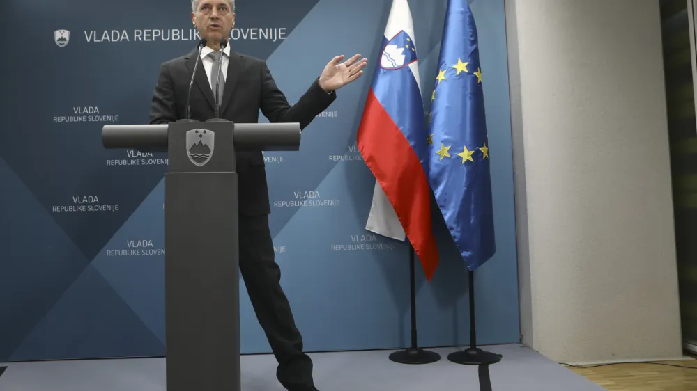 predsednik vlade Robert Golob07.07.2023 - izjava predsednika vlade dr. Roberta Goloba ob odstopu Ministra za zdravje Be&scaron;ič LoredanaFOTO: Luka Cjuha