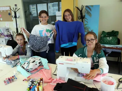 Manca (z leve), Hana, Anamarija in Lučka so nad svojim novim znanjem navdu&scaron;ene.