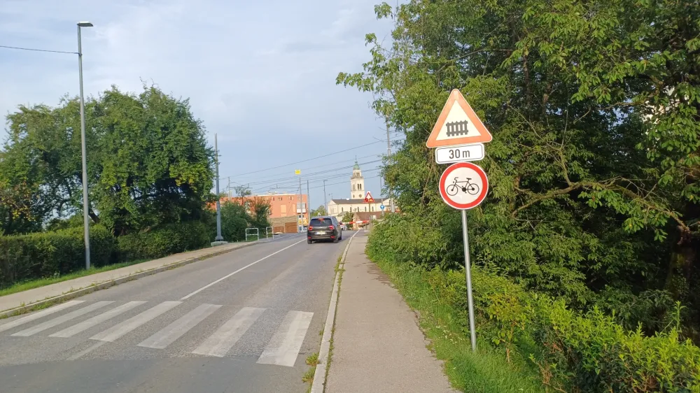 Kljub temu da so idejne re&scaron;itve podvoza že izdelane, pa dokončne odločitve o ustrezni dolgotrajni re&scaron;itvi &scaron;e niso sprejeli.