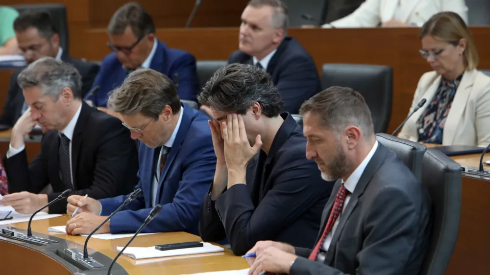 podpredsednik vlade in minister za delo, družino, socialne zadeve in enake možnosti Luka Mesec<br><br>- 26.06.2023 - Državni zbor - 11. redna seja DZ - poslanska vpra&scaron;anja predsedniku vlade Robertu Golobu in ministrski ekipi - zadnja redna sej pred parlamentarnimi počitnicami - <br><br>//FOTO: Tomaž Skale<br>