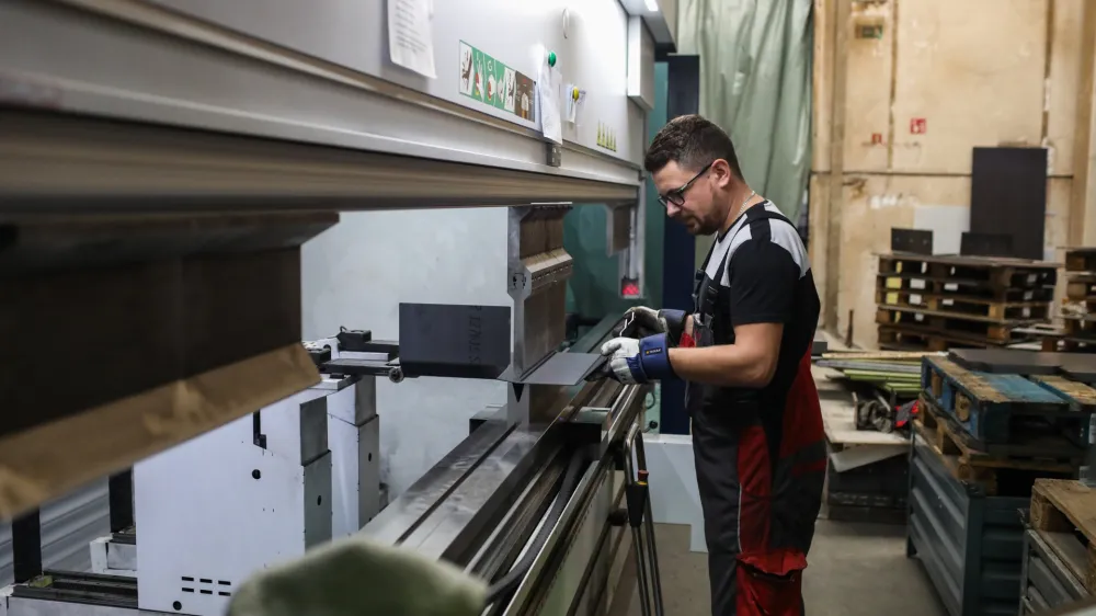 - 28.10.2022 &ndash; Zlata gazela 2022 - Podjetje PI&Scaron;EK - VITLI KRPAN, proizvodnja kmetijskih in gozdarskih strojev, d.o.o., Jazbina 9A, &Scaron;marje pri Jel&scaron;ah //FOTO: Bojan VelikonjaOPOMBA: INTERVJU ZA OBJEKTIV 2022