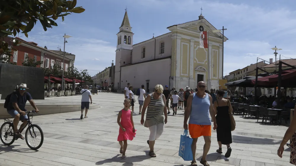 Poreč1.08.2023 - Hrva&scaron;ka Istra - turizem - poletje - počitnice - turisti - turistična sezonaFOTO: Luka Cjuha