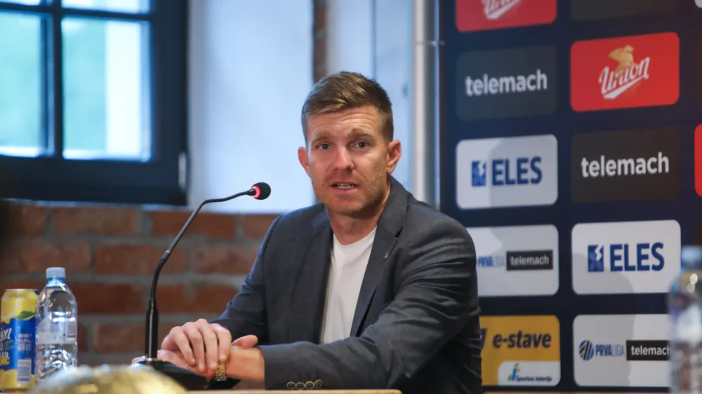 trener NK Domžale Simon Rožman- 21.07.2023 - Nogometna zveza Slovenije &ndash; novinarska konferenca NZS pred 33. sezono Prva liga Telemacha, na kateri je pričakovanja in cilje predstavilo vseh deset prvoliga&scaron;kih trenerjev; - nogometni trenerji - //FOTO: Bojan Velikonja