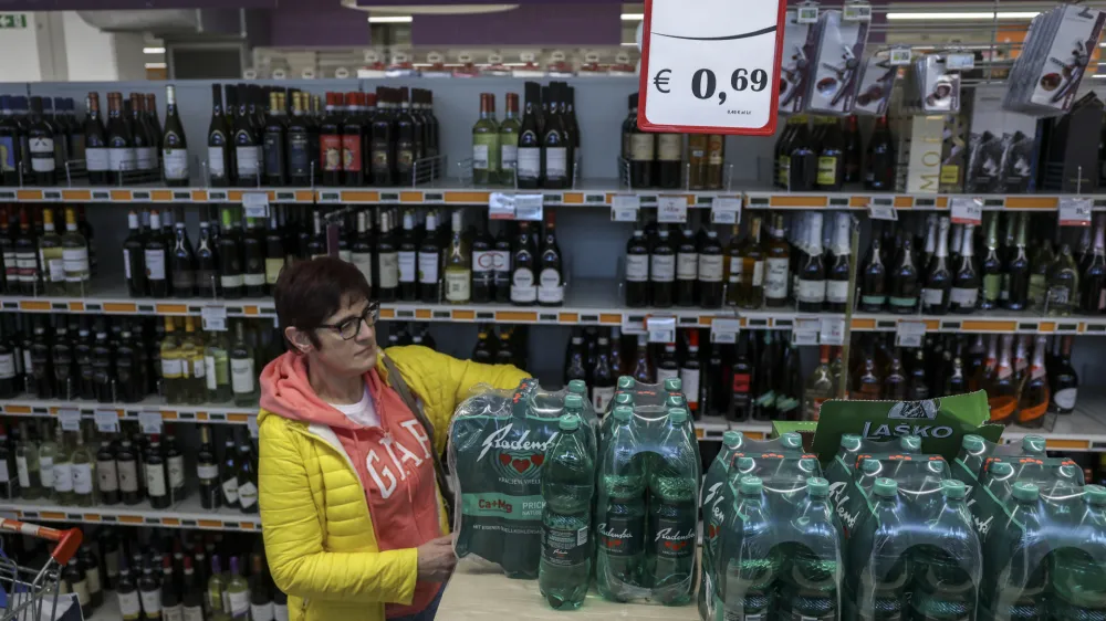 Opčine &ndash; trgovina Conad - 07.04.2023 &ndash; ITALIJA &ndash; cenej&scaron;e nakupovanje hrane čez mejo - //FOTO: Jaka Gasar