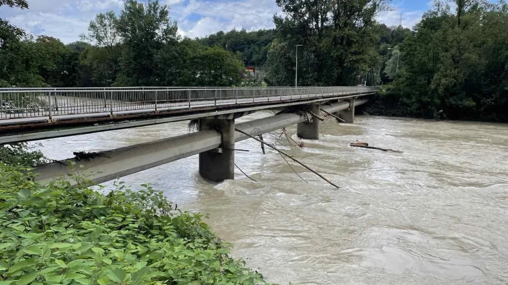 Po&scaron;kodba cevi.