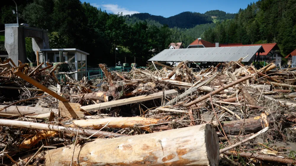 Mezica, Crna na Koroskem.<br>Posledice poplav.
