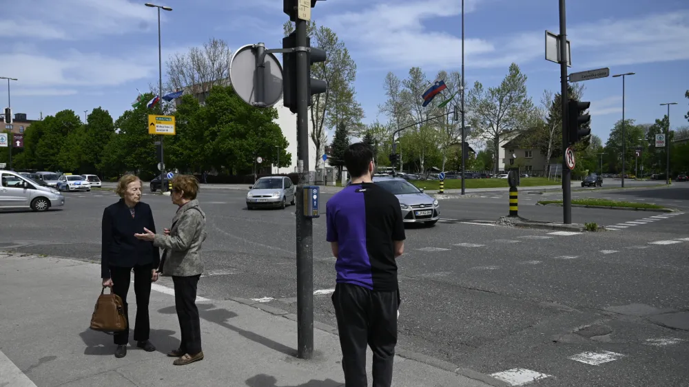 - 05.05.2022 - Križi&scaron;če Celov&scaron;ka in Litostrojska cesta v Ljubljani <br><br><br> //FOTO: Nik Erik Neubauer