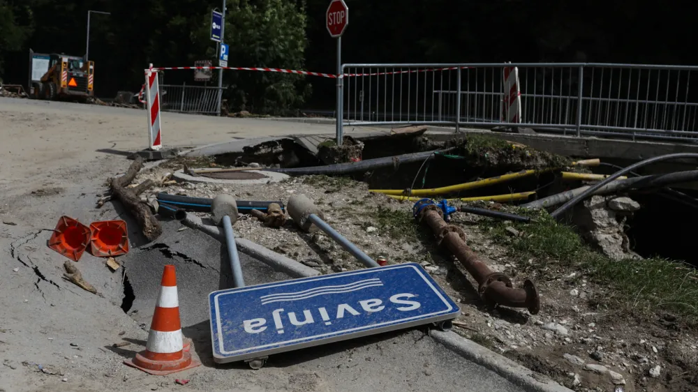 Solčava -&nbsp;Savinjska dolina -&nbsp;odpravljanje posledic poplav &ndash; sanacija &scaron;kode - Savinja<br><br>&nbsp;<br><br>&nbsp;<br><br>- 07.08.2023 &ndash; najhuj&scaron;a naravna ujma&nbsp;v&nbsp;zgodovini&nbsp;Slovenije - prizadeti dve tretjini države - ujma - poplave &ndash; zemeljski plazovi &ndash;<br><br>&nbsp;<br><br>//FOTO:&nbsp;Bojan Velikonja<br><br>