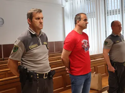 Pred začetkom sojenja bo za umora obtoženega Damirja Softića potrebno &scaron;e psihiatrično izvedensko mnenje.