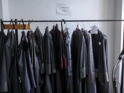 Iskanje odgovorov na pravna vpra&scaron;anja zgolj s pomočjo ChatGPT lahko privede do napačnih odgovorov in celo izmi&scaron;ljenih virov. Foto: Jaka Gasar&nbsp;