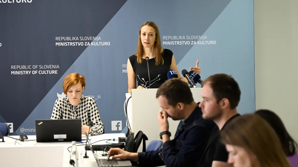 direktorica JAK-a Katja Stergar- 14.06.2023 &ndash; Tiskovno konferenca Slovenija častna gostja na frankfurtskem knjižnem sejmu//FOTO: Nik Erik Neubauer