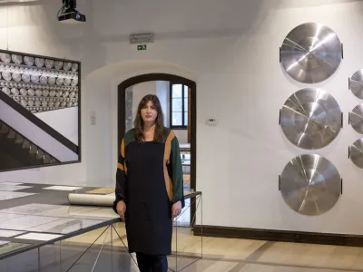 - kustosinja Maja Vardjan- 09.01.2018 &ndash; Muzej za arhitekturo in oblikovanje (MAO) - razstava Humanost in prostor s prvim celovitim pregledom dela Stanka Kristla, arhitekta, profesorja, raziskovalca in akademika.  //FOTO: Matjaž Ru&scaron;t