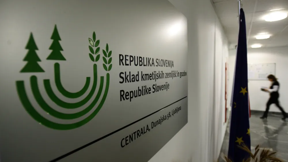 - Sklad kmetijskih zemlji&scaron;č in gozdov RS - Dunajska cesta 58/FOTO: Matej Pov&scaron;e