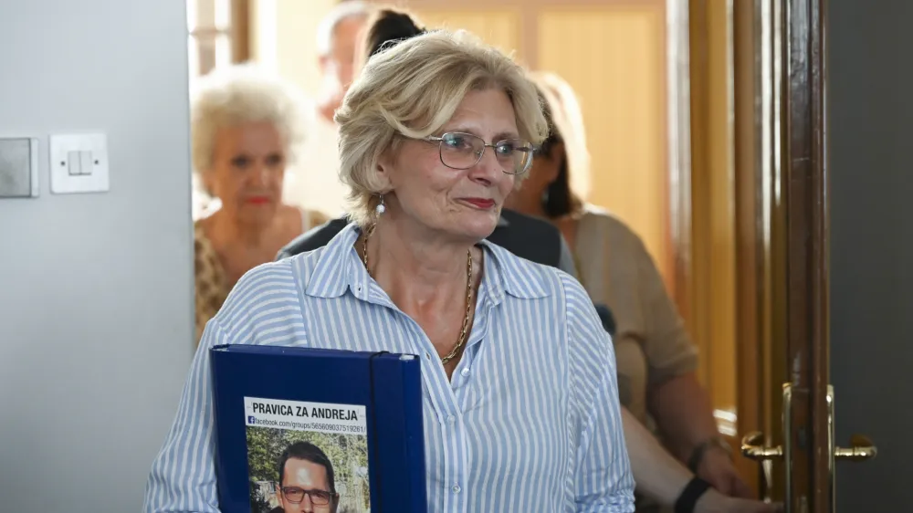 Lidija Giuliatti Bajželj - 24.08.2023 &ndash; sojenje Lidiji Giuliatti Bajželj, osumljeni kaznivega dejanja napeljevanja k umoru svojega sina Andreja Bajžlja //FOTO: Nik Erik Neubauer