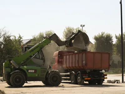 - 24.08.2023 &ndash; Moste pri Komendi &ndash; poplavni odpadki &ndash; smeti - posledice poplav v najbolj prizadetih krajih - najhuj&scaron;a naravna ujma v zgodovini Slovenije - prizadeti dve tretjini države &ndash;//FOTO: Nik Erik Neubauer