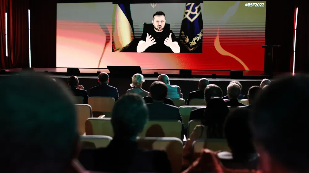 - ukrajinski predsednik Volodimir Zelenski preko videopovezave,- 29.08.2022 - 17. Blejski strate&scaron;ki forum &ndash; BSF Bled 2022 pod naslovom Vladavina moči ali moč pravil, posvečen predvsem ruski agresiji na Ukrajino in njenim posledicam. //FOTO: Bojan Velikonja