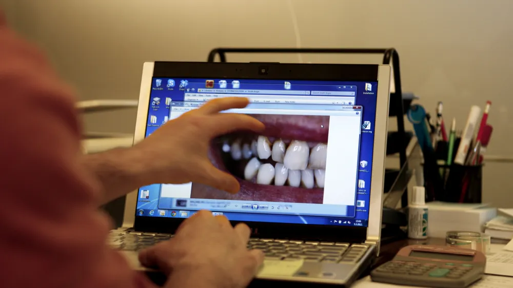 H-Dent Stomatolo&scaron;ka ordinacija Habijanec- Hrva&scaron;ka 2012 - Rovinj - dentalni turizem - popravilo zob - cenej&scaron;i zobozdravniki na hrva&scaron;kem - //FOTO: Bojan Velikonja OPOMBA: ZA OBJAVO V PRILOGI &ndash; DNEVNIKOV OBJEKTIV - REPORTAŽA 2012