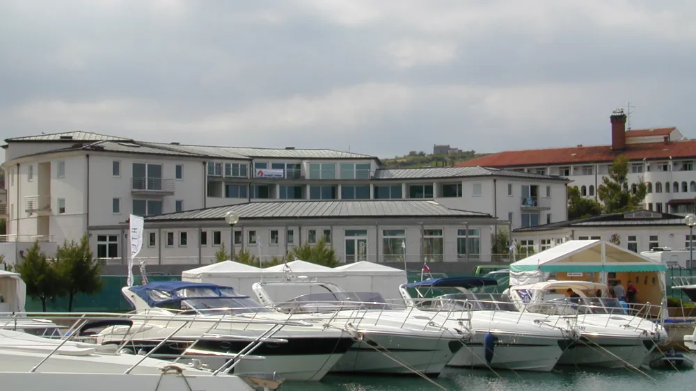 Marina Izola, 