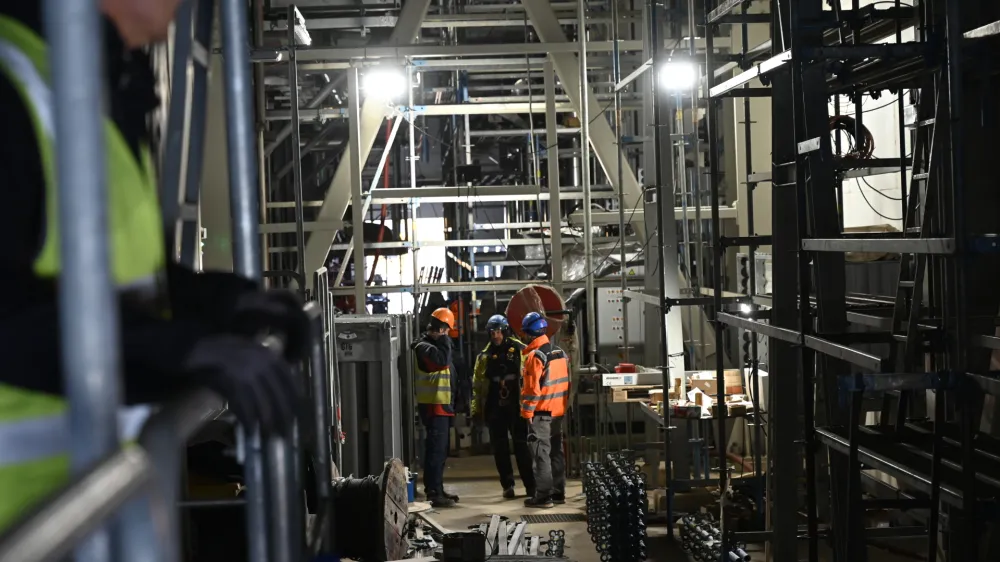  Plinsko-parna enota Termoelektrarne toplarne Ljubljana (PPE-TOL)<br><br>- 04.04.2023 - ekskurzija po Ljubljani z ljubljanskim županom Zoranom Jankovićem &ndash; ogled največjih ljubljanskih gradbi&scaron;č od Roga in Ilirije do Barja in kanala C0<br><br><br>//FOTO: Nik Erik Neubauer<br>