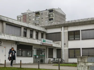 - 08.12.2022 - Zdravstveni dom ZD Fužine, Preglov trg 14 v Ljubljani&nbsp;//FOTO: Luka Cjuha