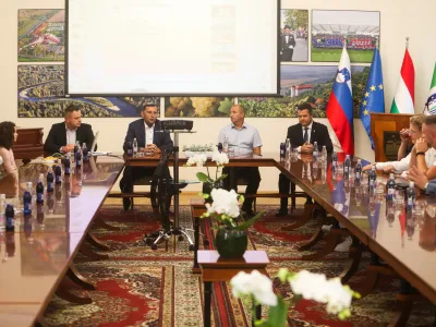 - odgovorni urednik Dnevnika Miran Lesjak.- župan občine Lendava Janez Magyar- 14.09.2023 - 23. Slovenska GAZELA 2023 &ndash; regijski izbor najbolj&scaron;ih najhitreje rastočih podjetij v organizaciji časnika Dnevnik &ndash; razglasitev Dravsko-pomurske gazele v Lendavi - //FOTO: Bojan Velikonja