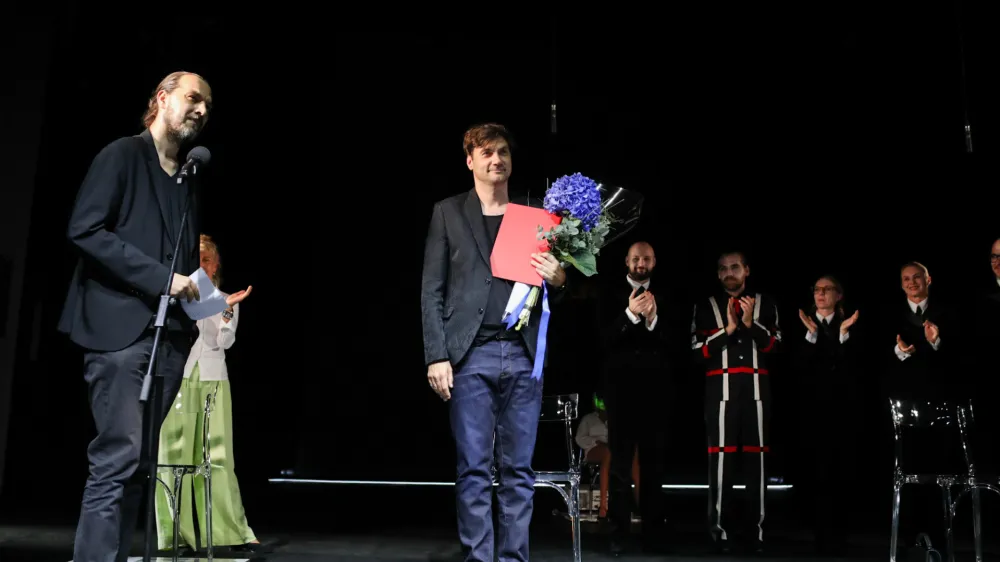 Branko Jordan,&nbsp;gledali&scaron;ki igralec -&nbsp;prejemnik Dnevnikove nagrade za igralske dosežke v minuli sezoni -&nbsp;- 15.09.2023 - Mestno gledali&scaron;če ljubljansko (MGL) &ndash; 36. Dnevnikova nagrada za najbolj&scaron;o umetni&scaron;ko stvaritev na odru MGL v pretekli sezoni&nbsp;//FOTO: Bojan Velikonja