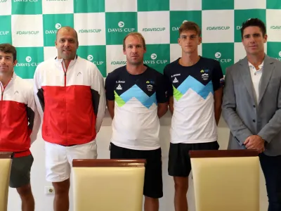 Raphael Calzi,kapetan Luksemburga Gilles Muller,kapetan Slovenije Grega Žemlja,Bor Tratnik,Gregor Kru&scaron;ič<br> 13.09.2023 &ndash; Tenis Slovenija - novinarska konferenca mo&scaron;ke teni&scaron;ke reprezentance pred dvobojem v drugi evro-afri&scaron;ki skupini v Davisovem pokalu med Slovenijo in Luksemburgom v Ljubljani<br><br>//FOTO: Tomaž Skale<br>