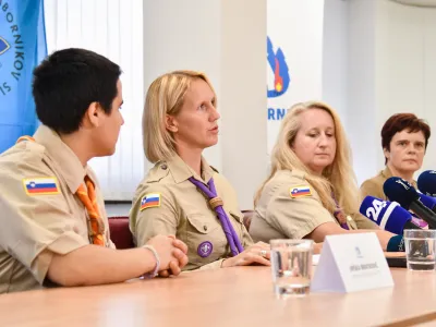 Na novinarski konferenci vodstva Zveze tabornikov Slovenije so spregovorili o sumu kaznivega dejanja člana vodstva enega izmed njihovih rodov zoper spolno nedotakljivost mladoletnih oseb.&nbsp;