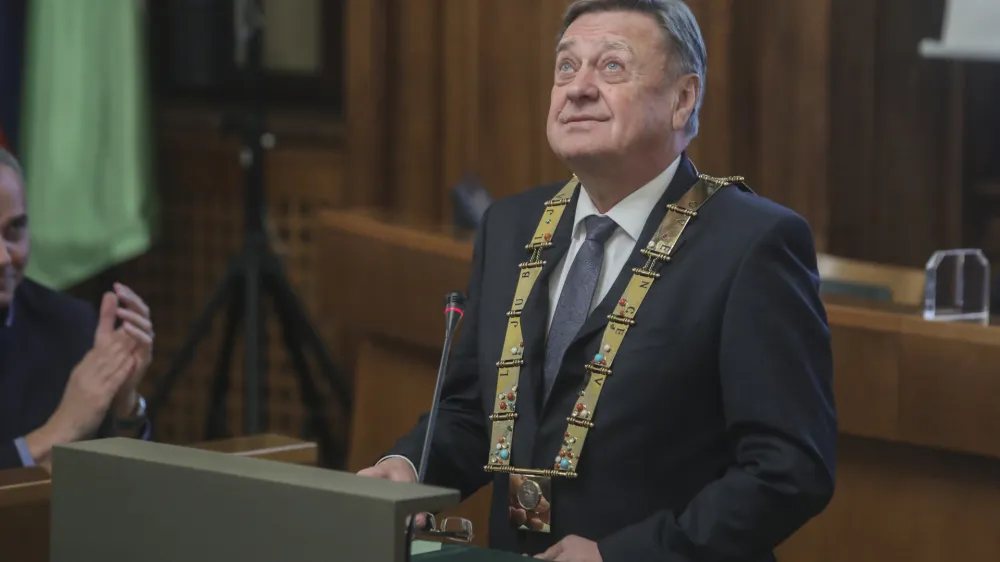 ljubljanski župan Zoran Janković- 12.12.2022 &ndash; Mestna občina Ljubljana &ndash; 1. seja MOL - potrditev mandatov novih svetnikov in prisega župana //FOTO: Jaka Gasar