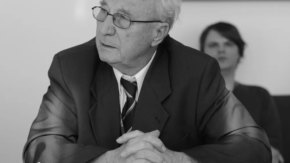 Ljubljana, DZ. Seja odbora DZ za lokalno samoupravo in regionalni razvoj, na kateri so med drugim razpravljali o ustanovitvi obcin Ankaran in Mirna. Ustavni pravnik Ivan Kristan. Foto: Nebojsa Tejic/STA