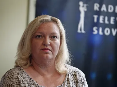 odgovorna urednica Informativnega programa Jadranka Rebernik - 03.09.2015 - Radiotelevizija Slovenija (RTV) - vodstvo je na novinarski konferenci predstavilo trenutne razmere na Televiziji Slovenija, potem ko je dru&scaron;tvo novinarjev (DNS) opozorilo na &scaron;tevilne domnevno sporne kadrovske in programske spremembe. ///FOTO: Luka Cjuha