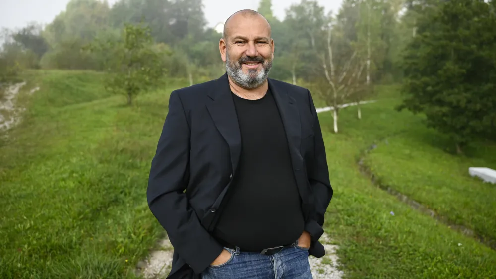 - 11.09.2023 &ndash; Robert Sabol, diplomirani zdravstvenik - poklicni re&scaron;evalec zaposlen pri Re&scaron;evalni postaji v Ljubljani, član ekipe Helikopterske nujne medicinske pomoči (HNMP) //FOTO: Nik Erik Neubauer