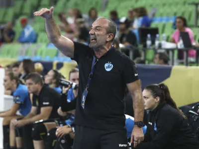  trener rokometa&scaron;ic Krima Mercatorja Dragan Adžić17.09.2023 &ndash; rokomet - Krim Mercator &ndash; Esbjerg, skupina B: //FOTO: Luka Cjuha