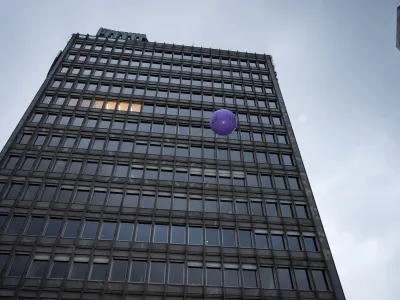 Banke morajo reprogramirati obstoječa posojila fizičnim osebam, ki so bile prizadete v poplavah, če to želijo. &Scaron;koda mora zna&scaron;ati vsaj deset tisočakov, fizične osebe morajo na enotnem obrazcu med drugim navesti okoli&scaron;čine, zaradi katerih ne morejo zagotavljati plačil obveznosti po kreditni pogodbi. Fotografija je simbolična.&nbsp;