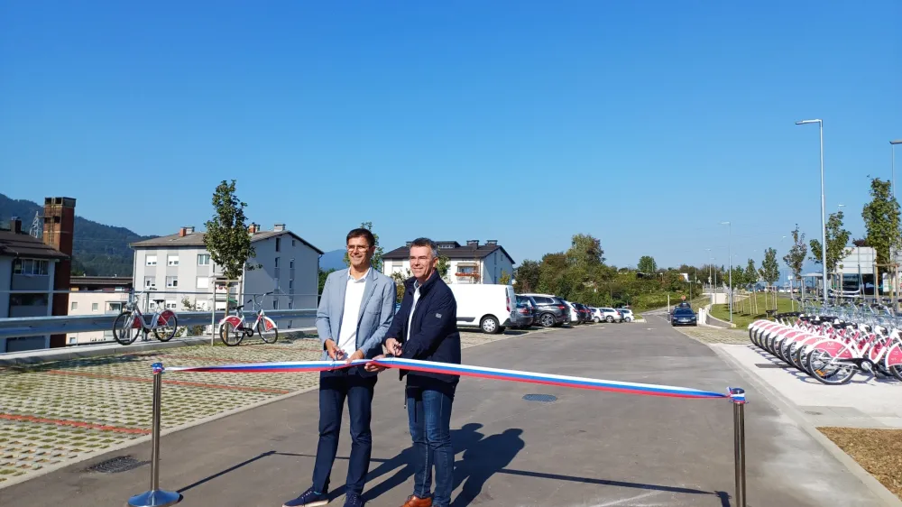 Zlato polje parkiri&scaron;če